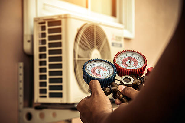 Professional Hvac technician working in Union Grove, AL